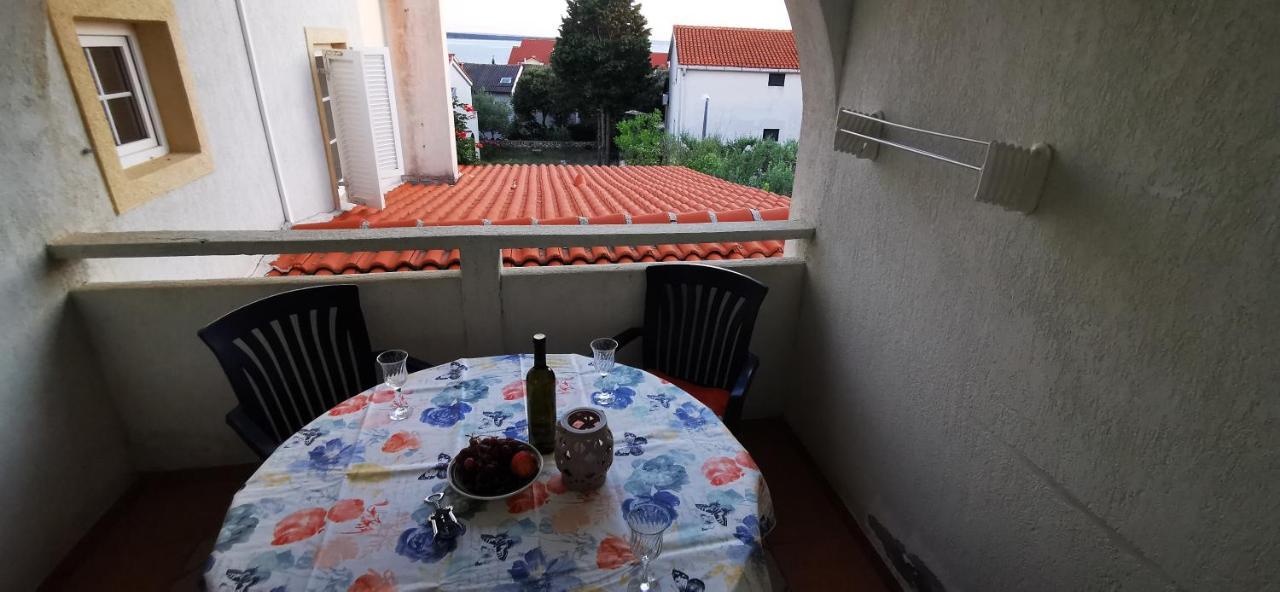 Apartmani Marija Kolan Bagian luar foto
