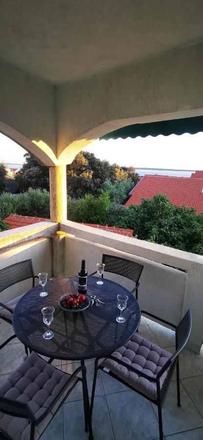 Apartmani Marija Kolan Bagian luar foto